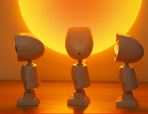 Astronaut Sunset Light – Whimsical Glow for Desk, Shelf & Streams
