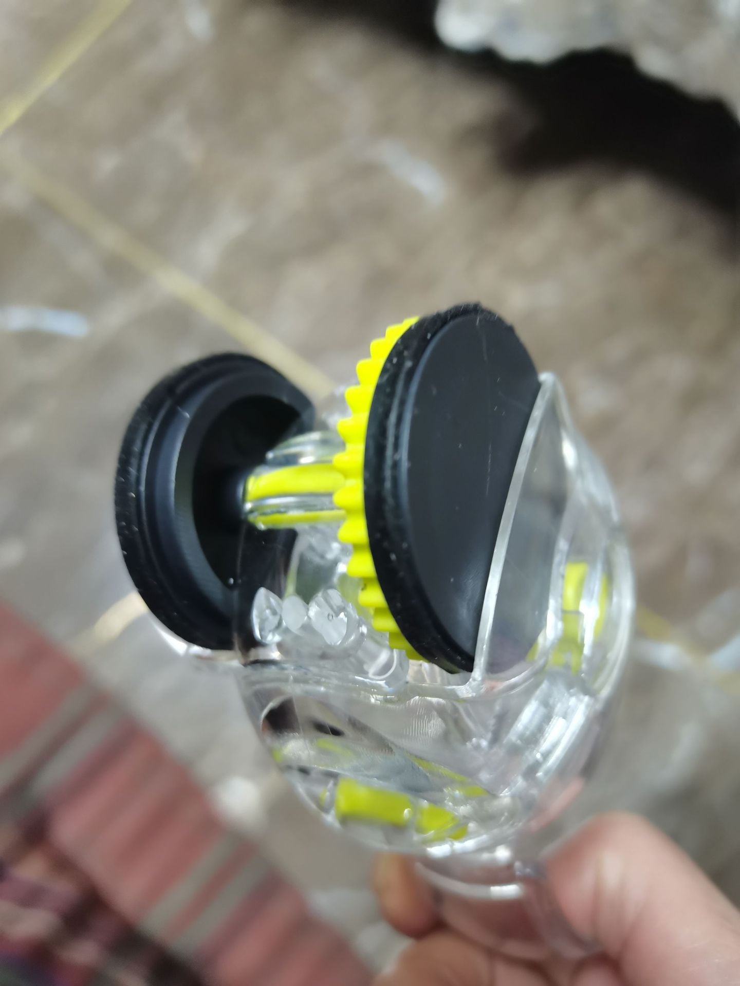 Rolling Garlic Chopper – Minced in 5 Seconds, No Smelly Fingers