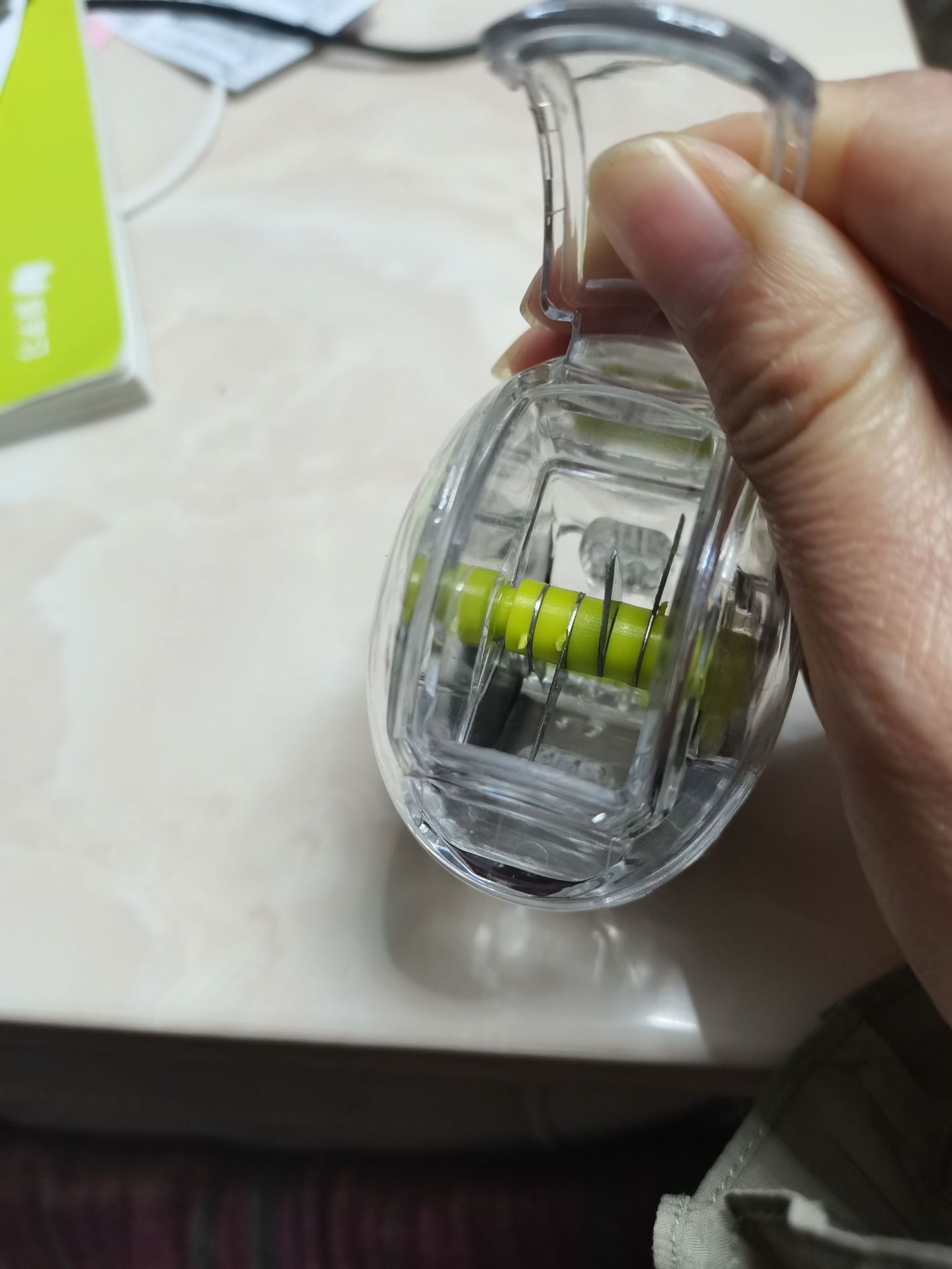 Rolling Garlic Chopper – Minced in 5 Seconds, No Smelly Fingers