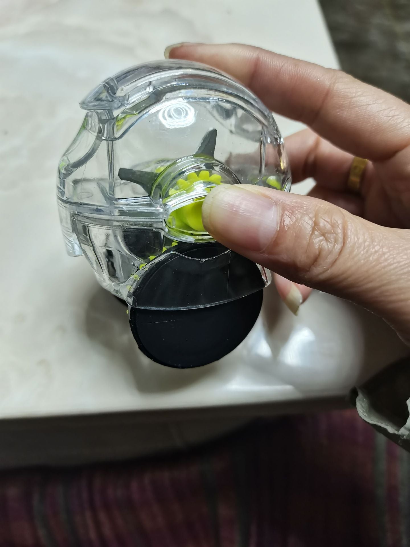 Rolling Garlic Chopper – Minced in 5 Seconds, No Smelly Fingers